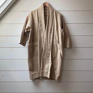 Elizabeth Suzanne Clyde trench in canvas.